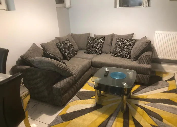 2 Bed Flat Near Mutley Plain Plymouth
