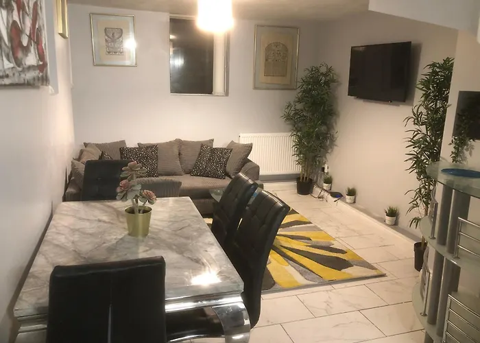 2 Bed Flat Near Mutley Plain Plymouth